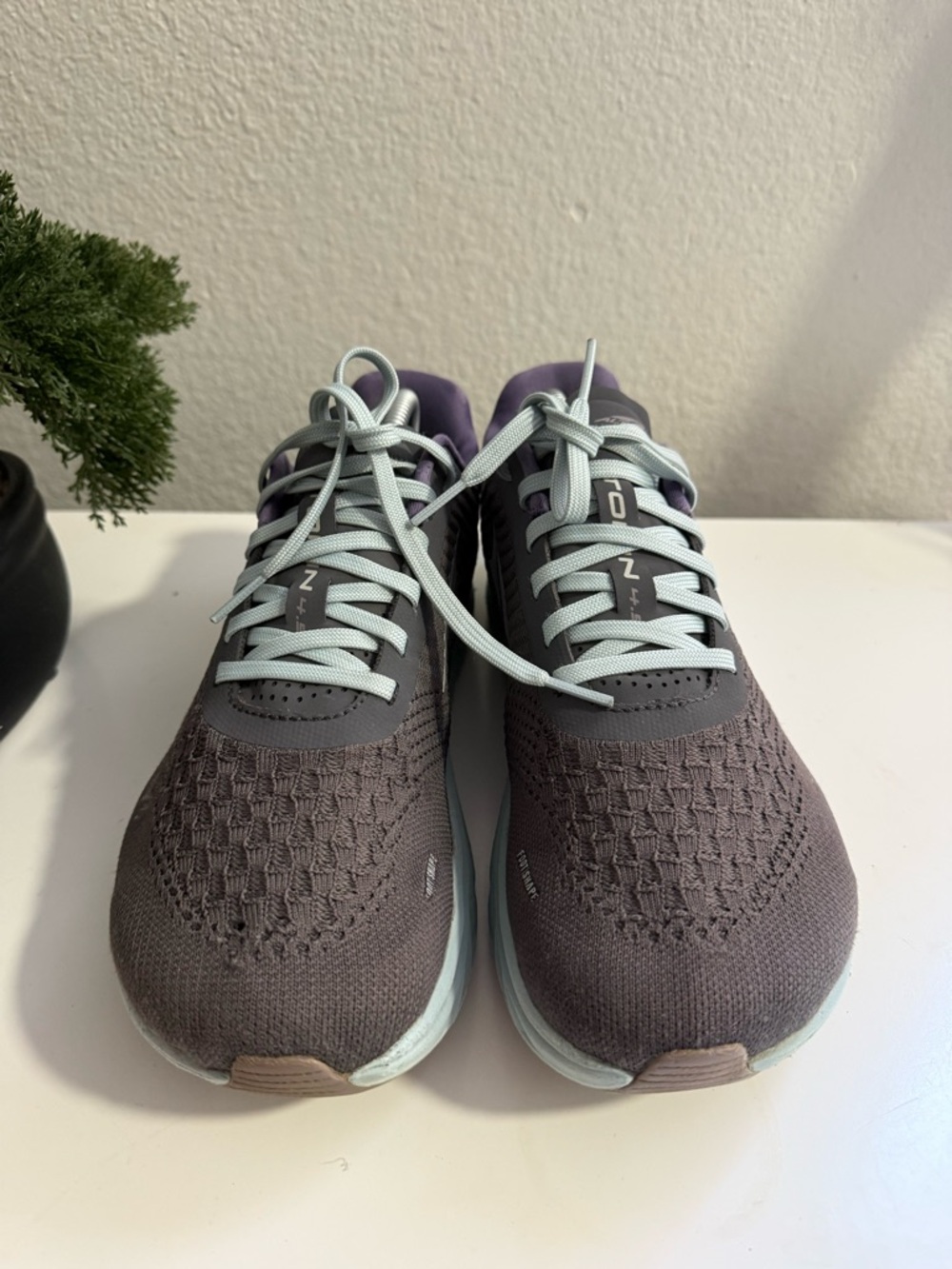 Altra women size 10.5 Torin 4.5 plush Women's Gray and Lavender Quantic Knit - Picture 2 of 6